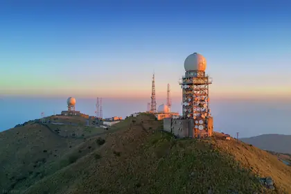 Tai Mo Shan (大帽山 Tai Mo Shan)