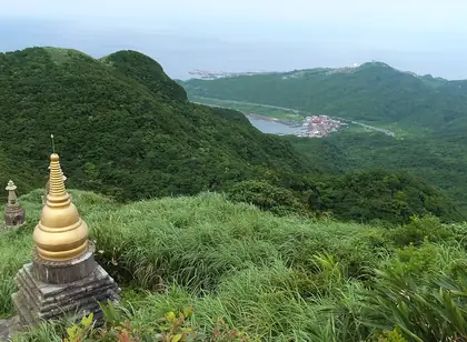 隆隆山北峰