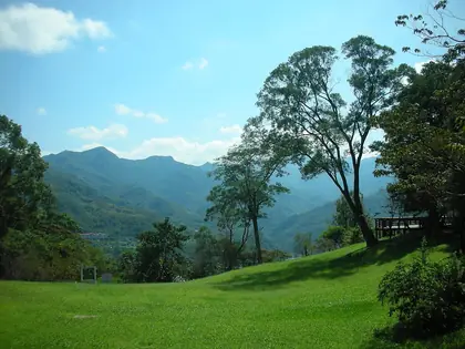枕頭山東峰