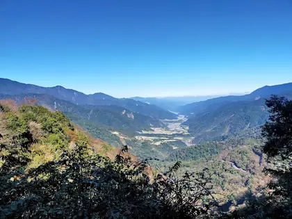 斷岩山