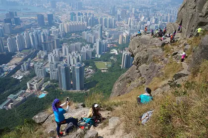 Kowloon Peak (飛鵝山 Kowloon Peak)
