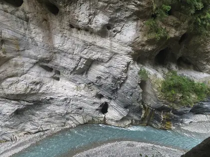 布洛灣